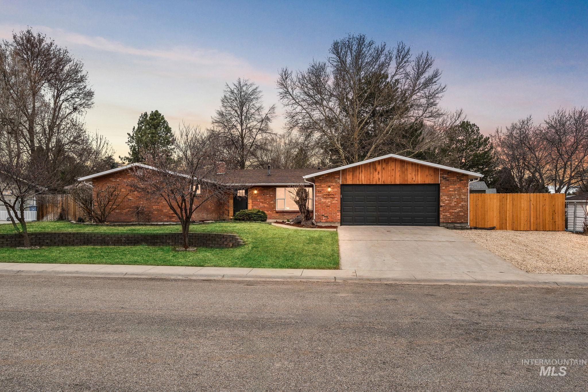 10803 W Seneca Property Photo