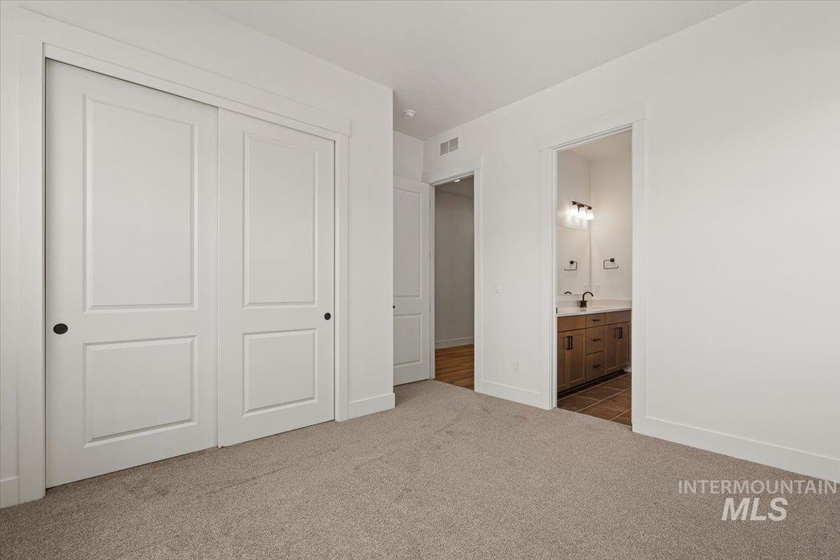 2279 N Mountain Vista Ave Property Photo 8