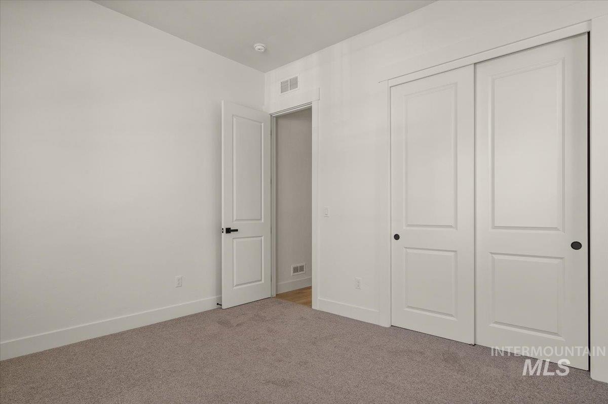 2322 N Mountain Vista Ave Property Photo 4