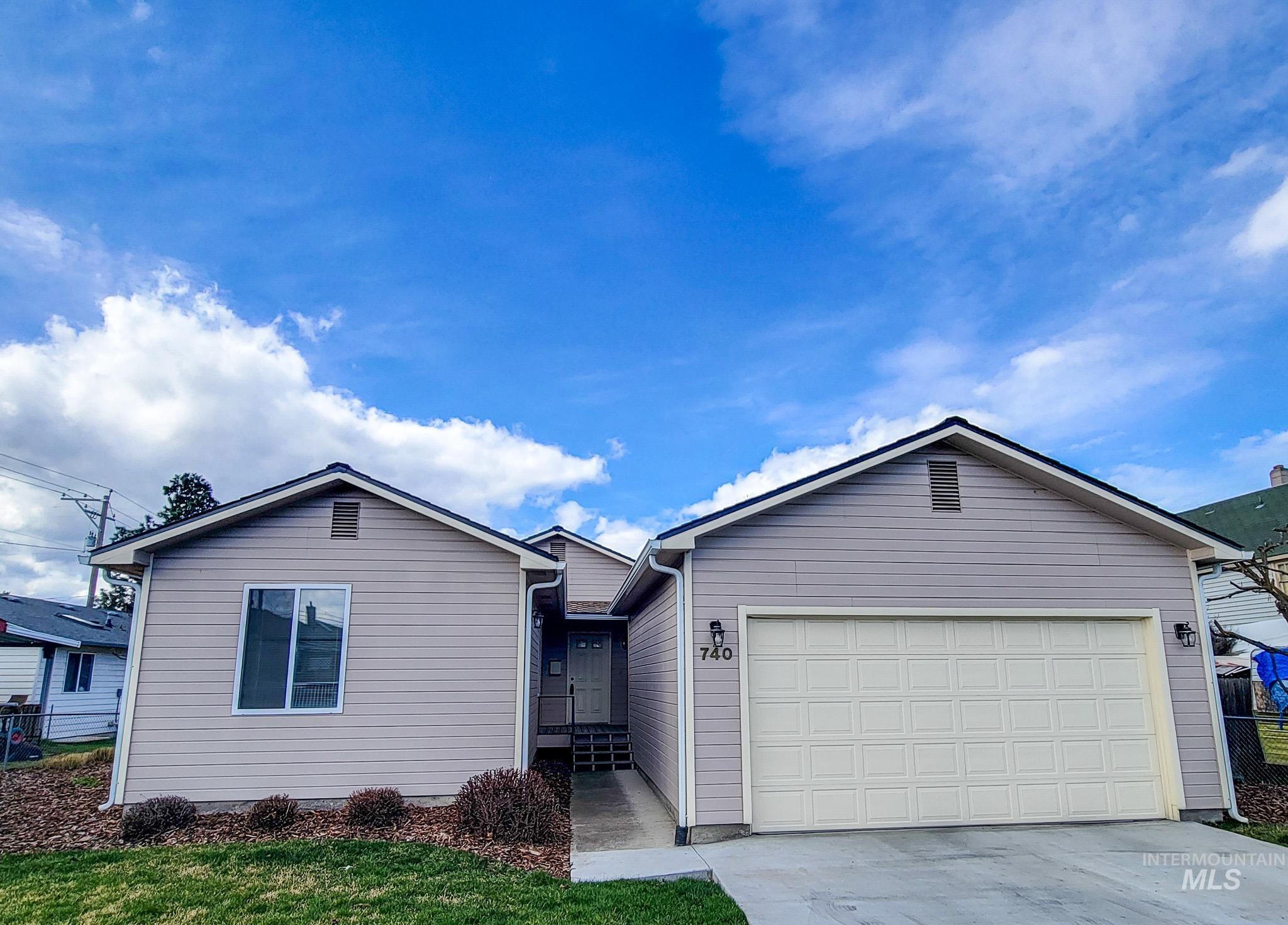 740 10th Street Property Photo