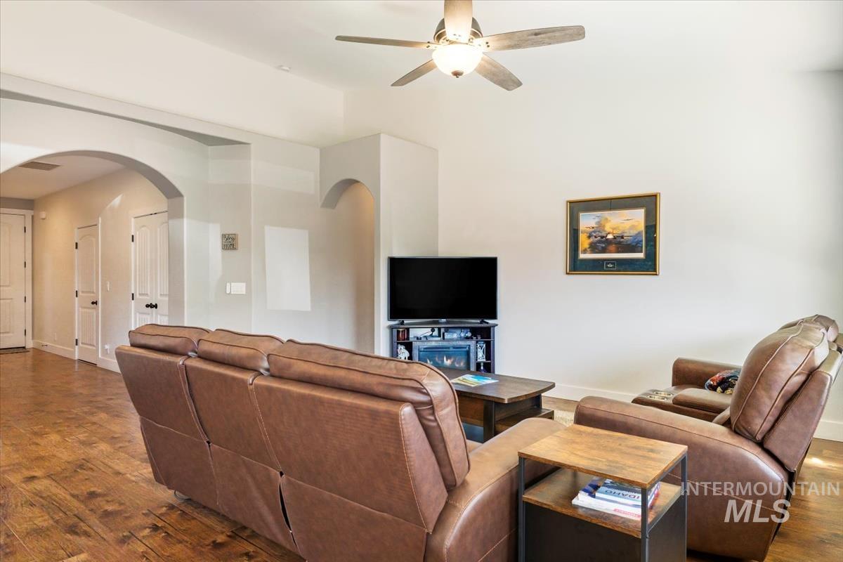 18160 N Streams Edge Way Property Photo 4