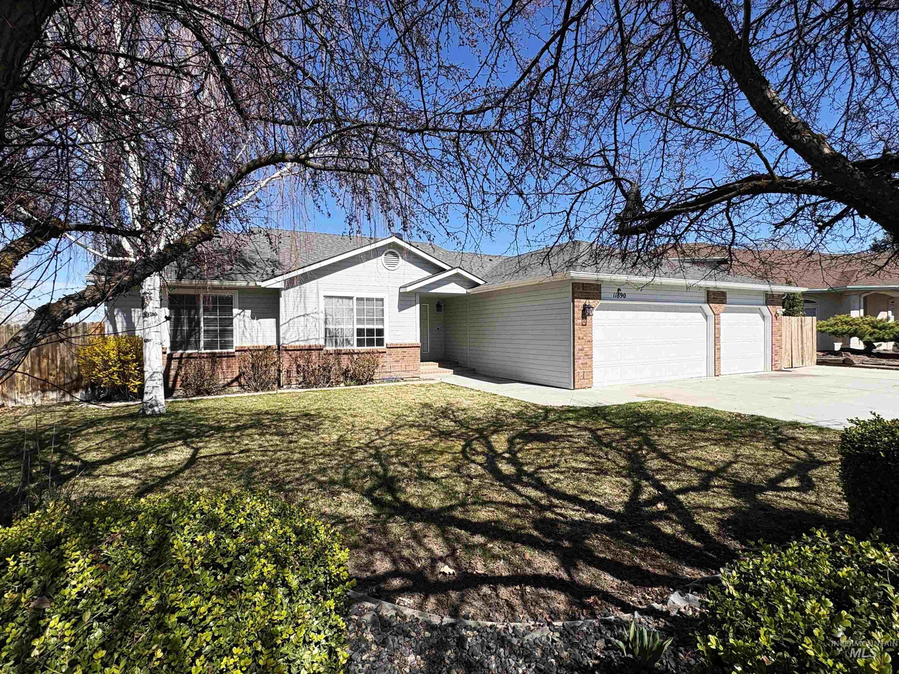 11890 W Longfellow Property Photo 1