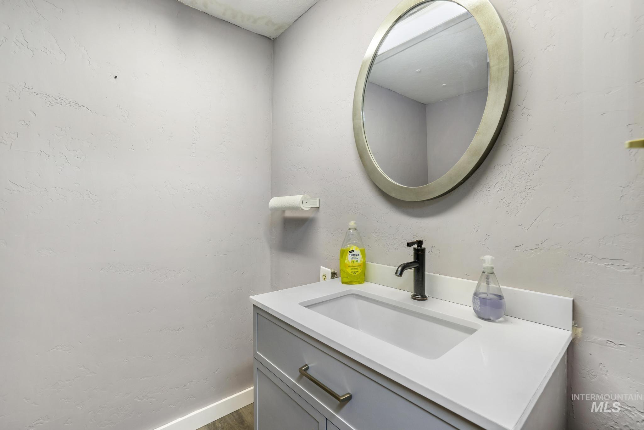 162 Washington St Property Photo 22