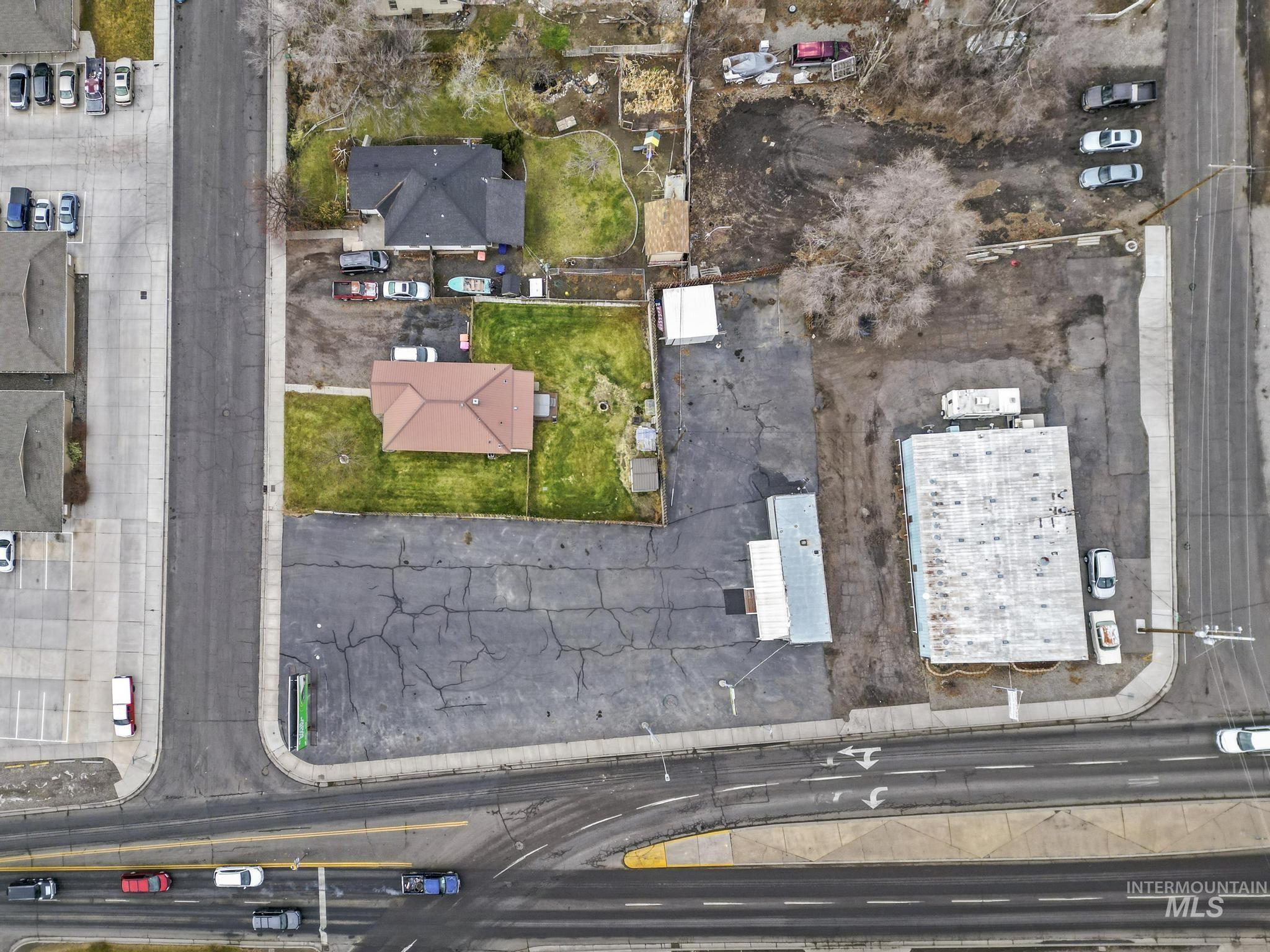 162 Washington St Property Photo 37