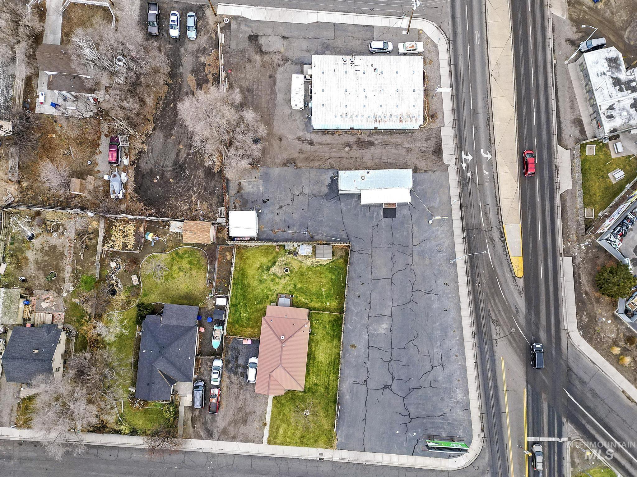 162 Washington St Property Photo 39