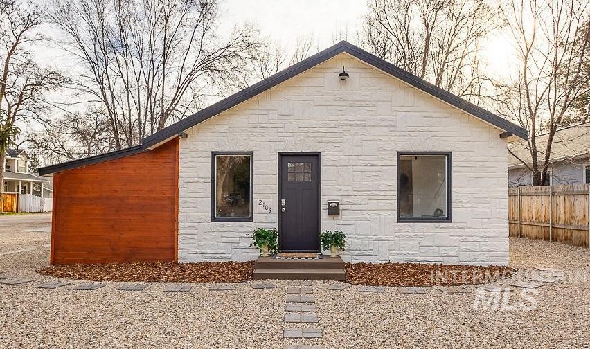 2104 S Owyhee St. Property Photo
