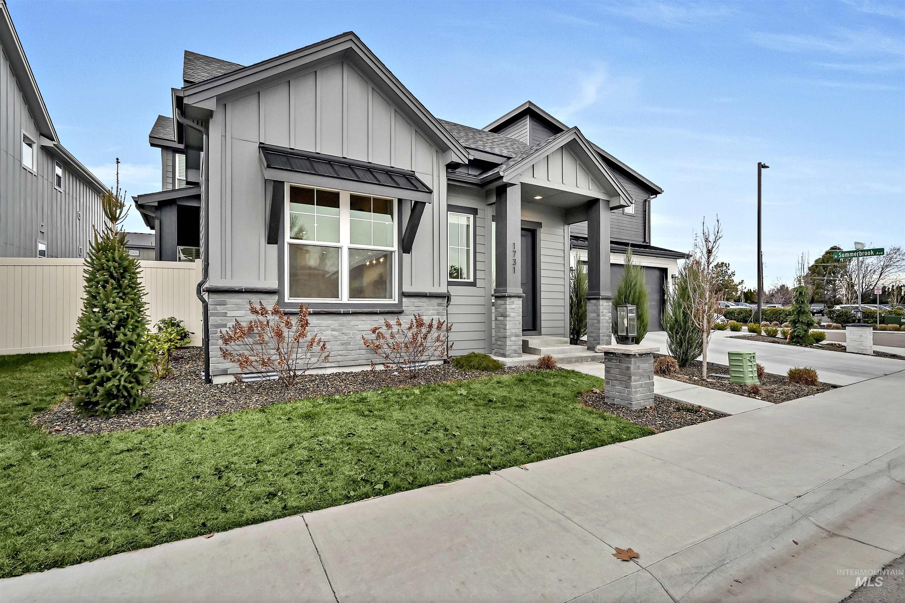 1731 E Knobcone Property Photo 1
