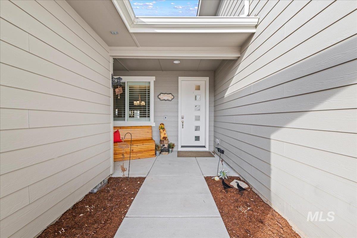 2121 N Destiny Way Property Photo 3
