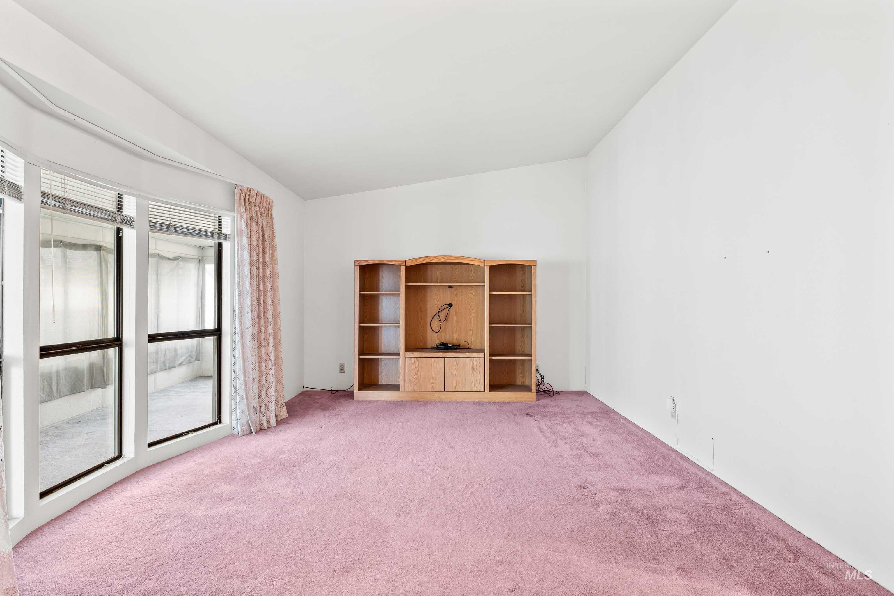 419 Fruitland Ave Property Photo 5