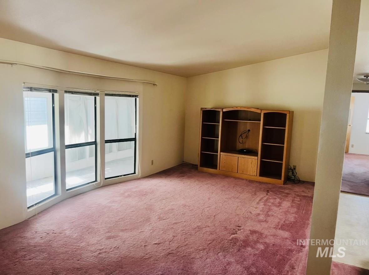 419 Fruitland Avenue Property Photo 5