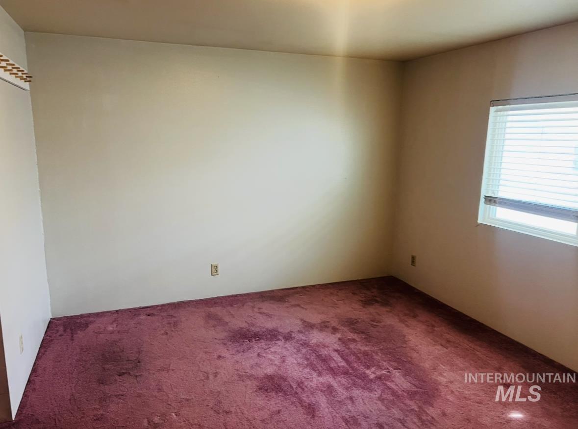 419 Fruitland Avenue Property Photo 12