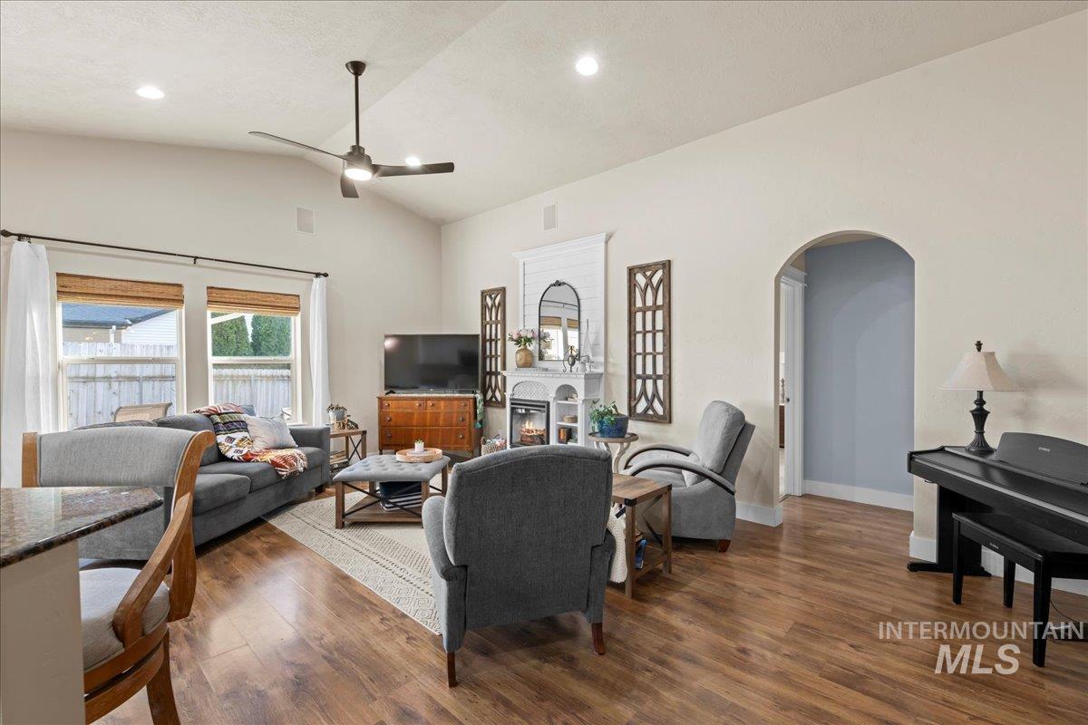 1741 Ne Bedrock St. Property Photo 8