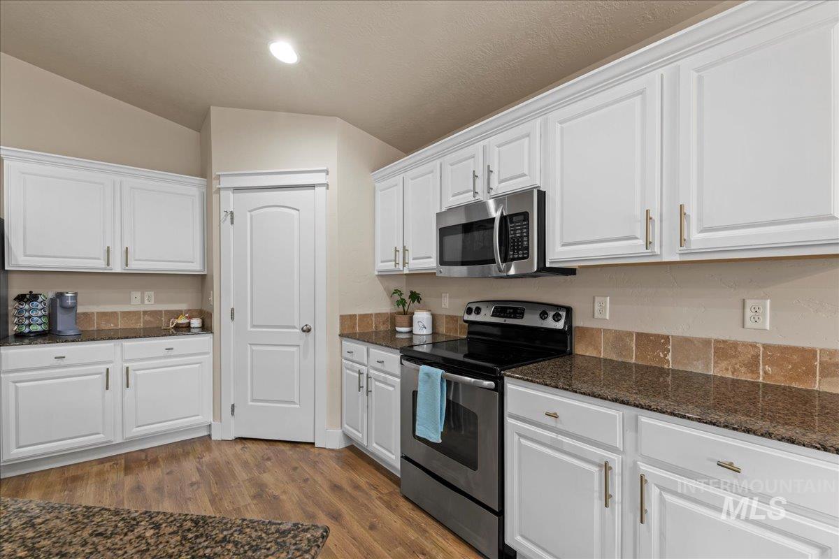 1741 Ne Bedrock St. Property Photo 22