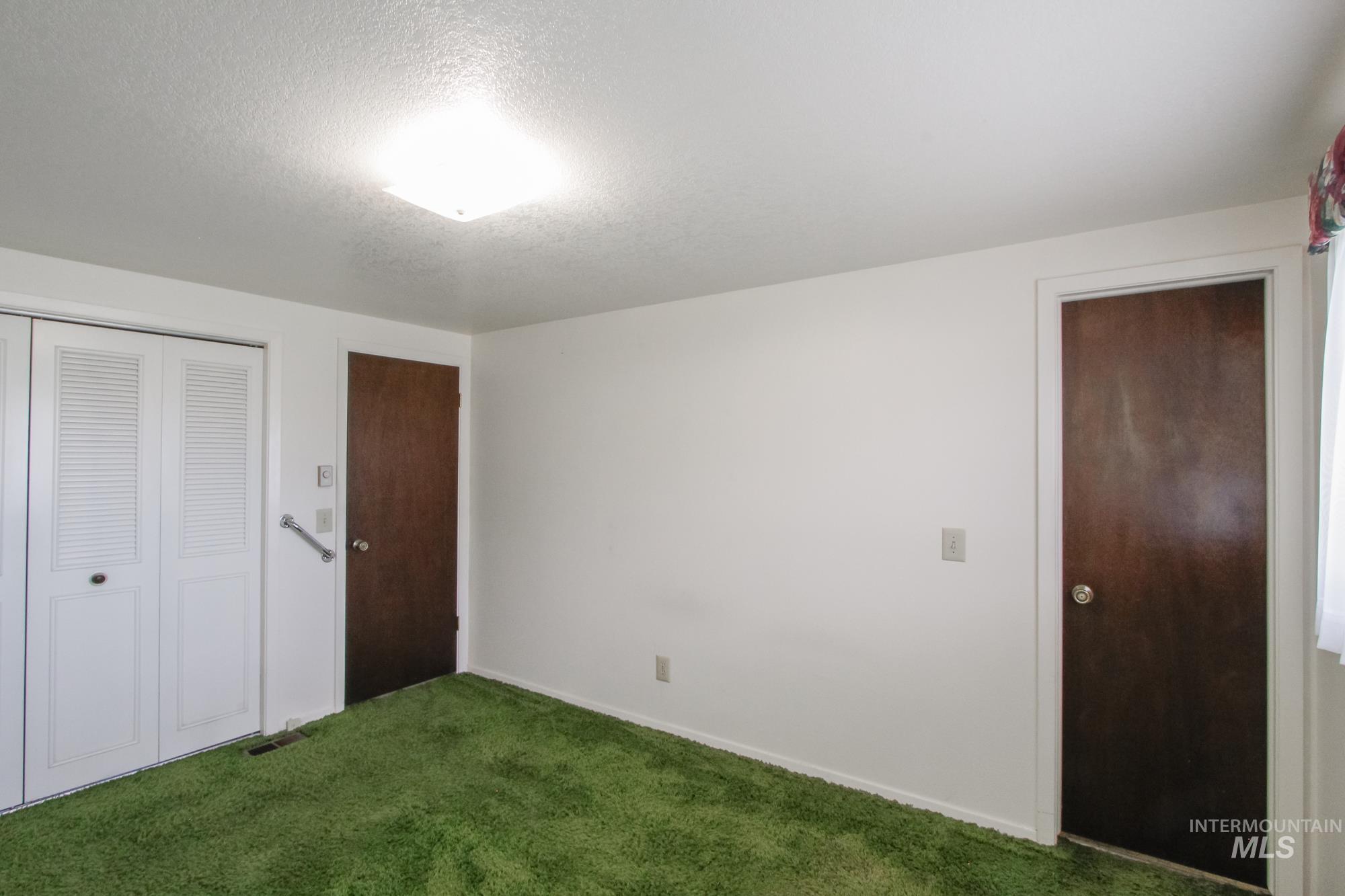 17050 Midland Blvd Property Photo 14
