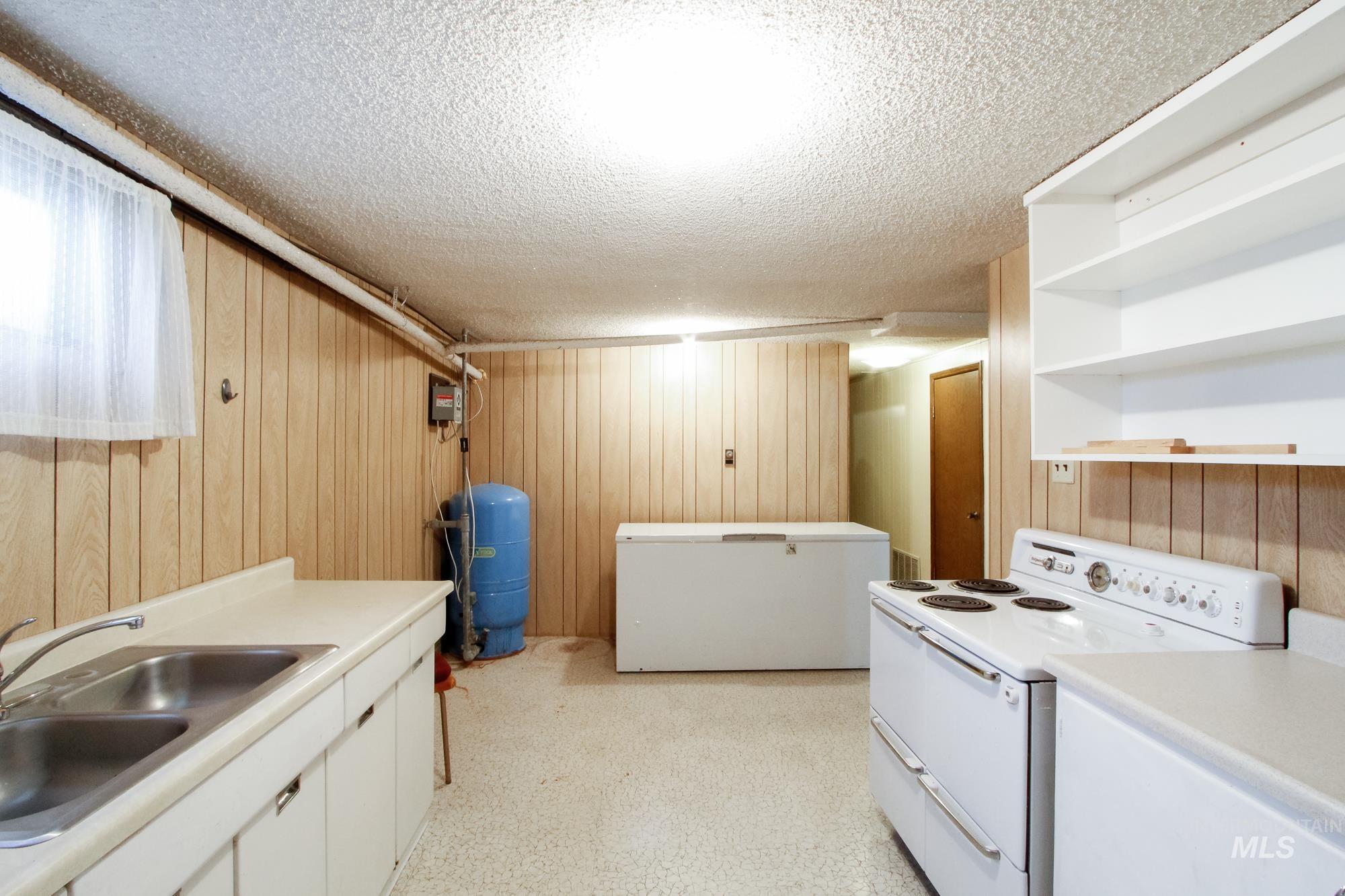 17050 Midland Blvd Property Photo 20