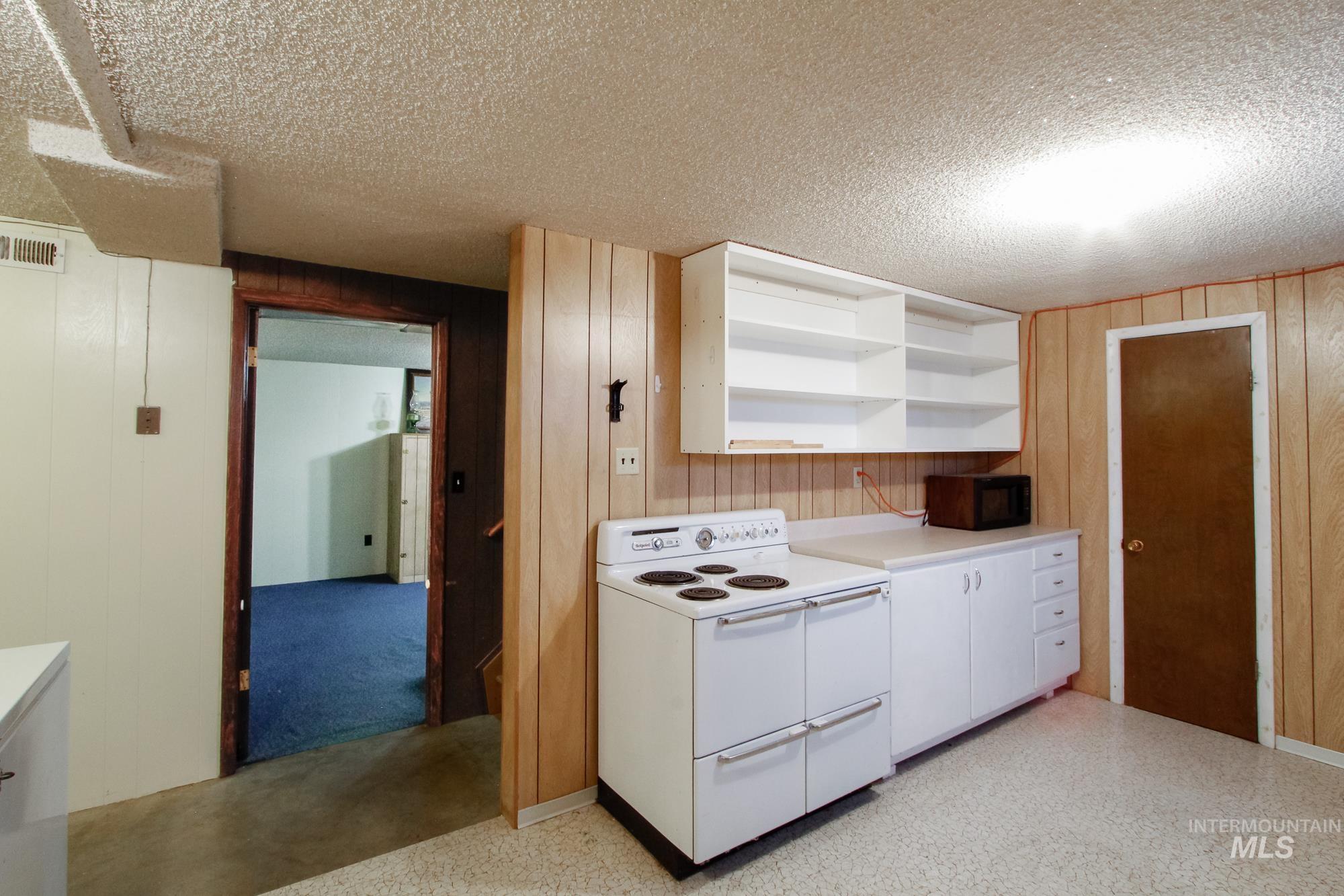 17050 Midland Blvd Property Photo 21