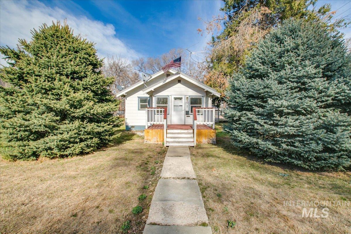 512 7th Street S Property Photo 1