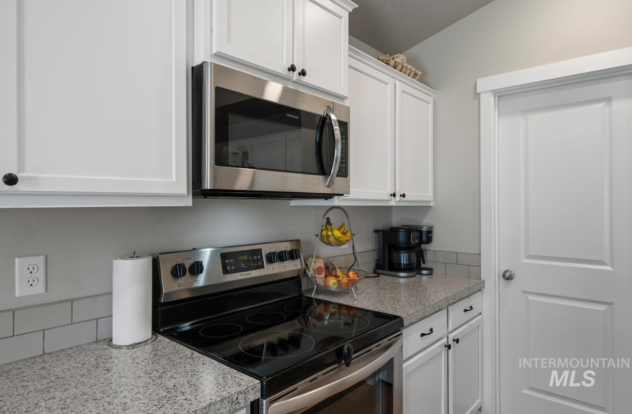 12443 Varga St. Property Photo 8