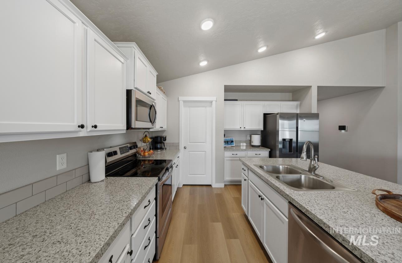 12443 Varga St. Property Photo 10