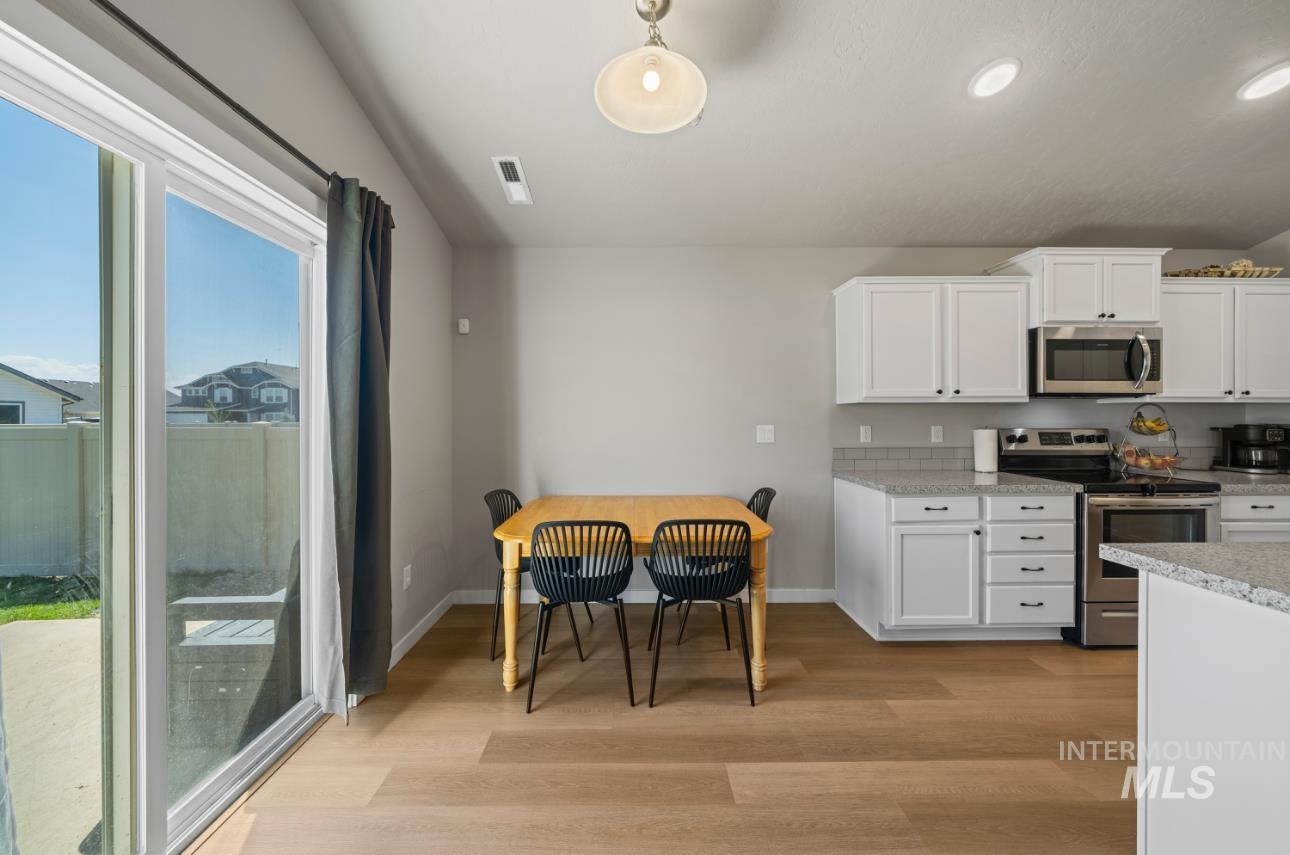 12443 Varga St. Property Photo 11