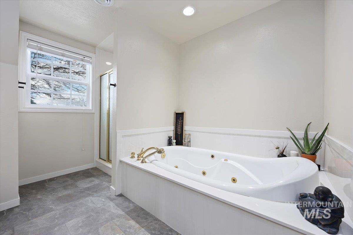 692 Mountain View Dr Property Photo 33