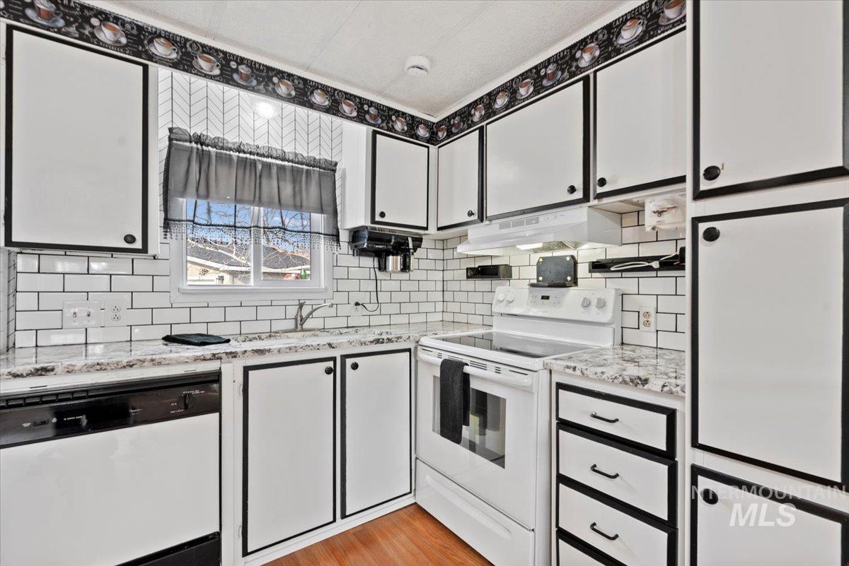 157 S Sunlight Avenue Property Photo 17