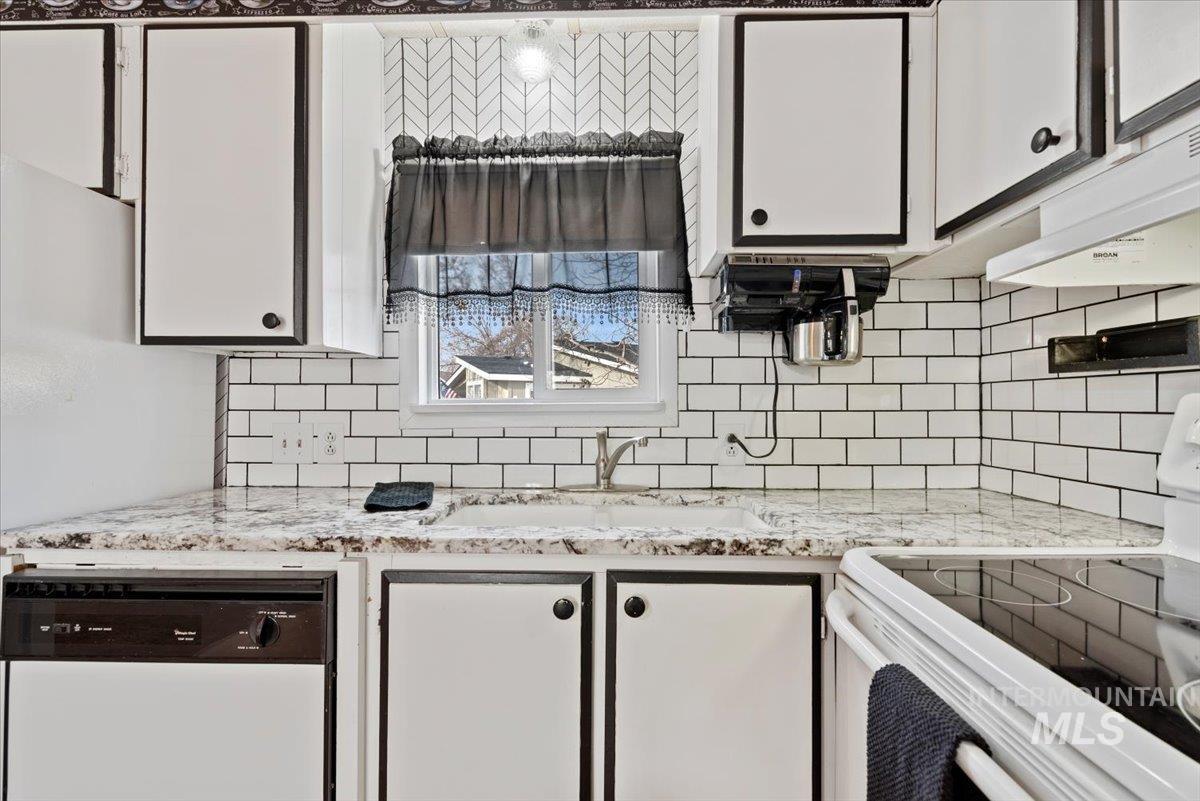 157 S Sunlight Avenue Property Photo 18