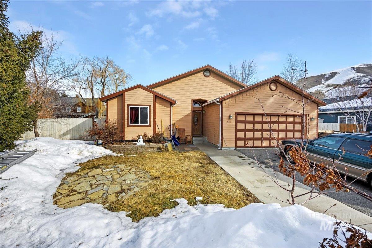 921 Snowflake Dr. Property Photo