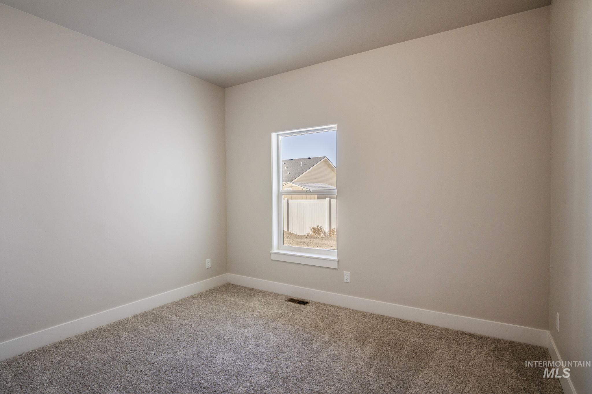 2400 Lotus Ave Property Photo 11