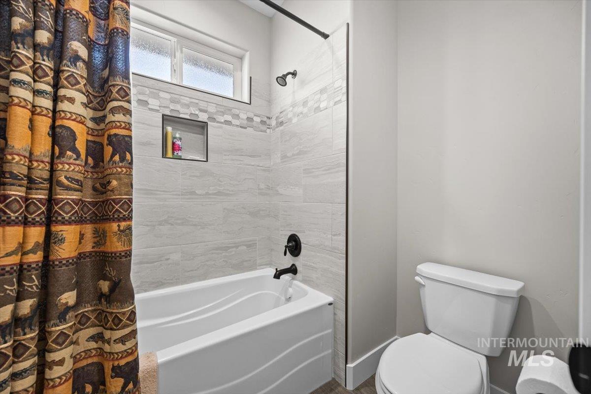 1894 Crawford Ln Property Photo 33