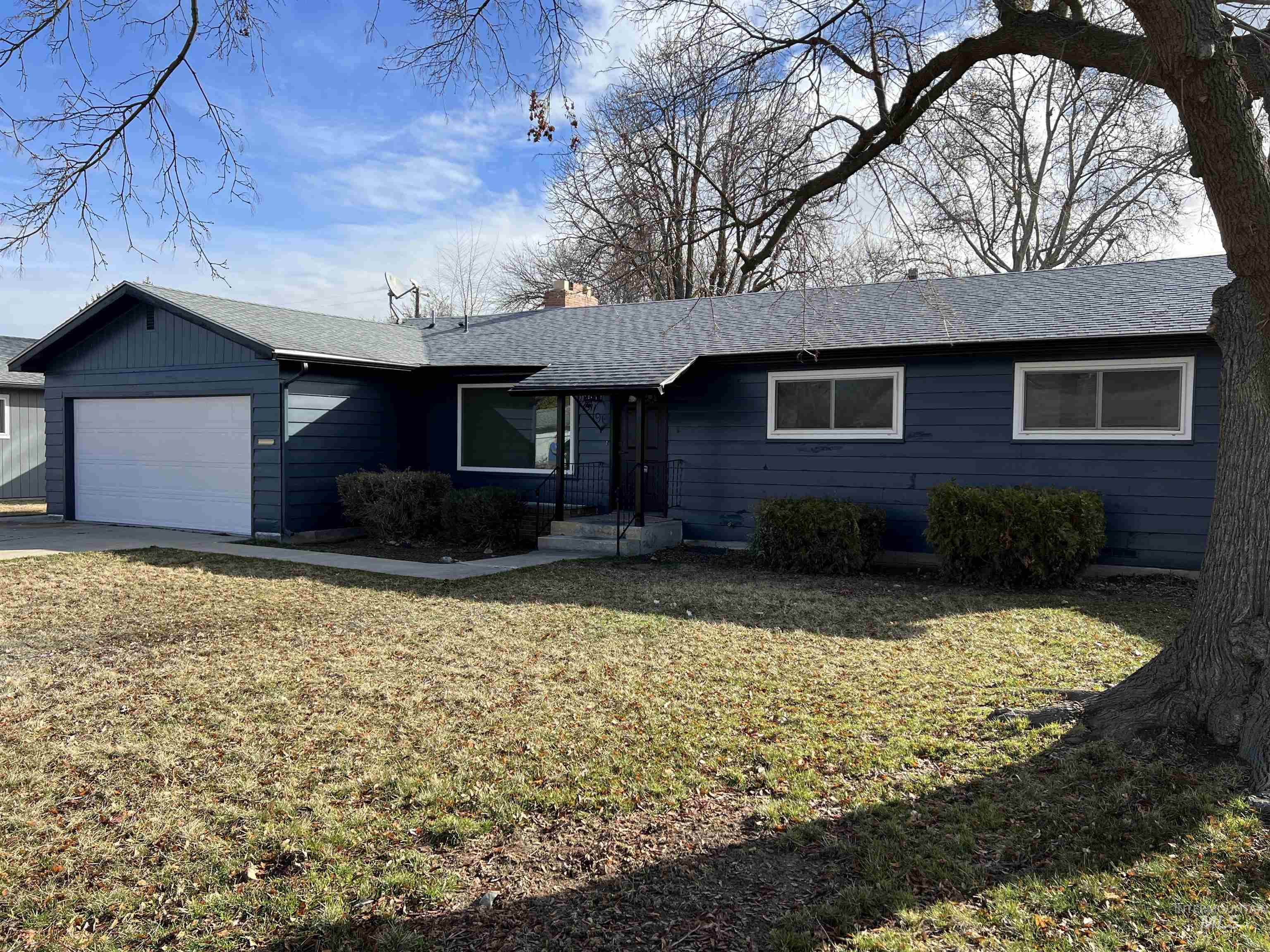 2311 Colorado Ave. Property Photo 1