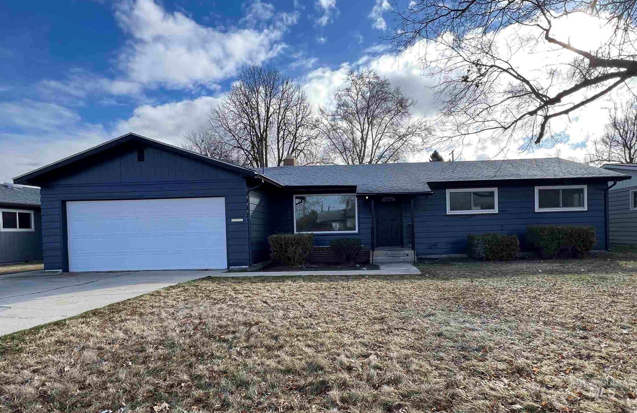 2311 Colorado Ave. Property Photo 2