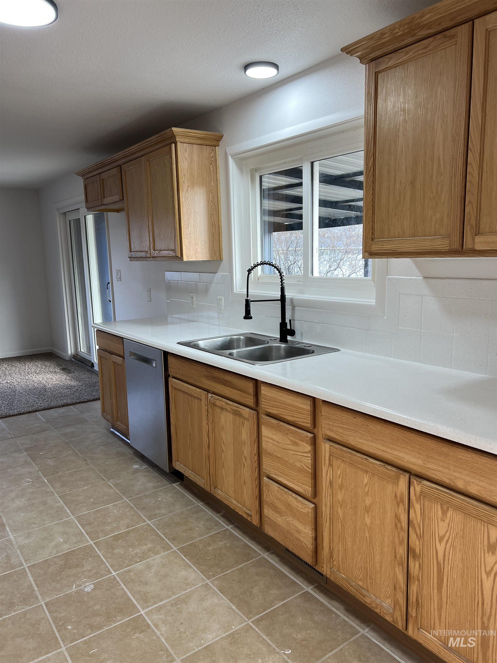 2311 Colorado Ave. Property Photo 7