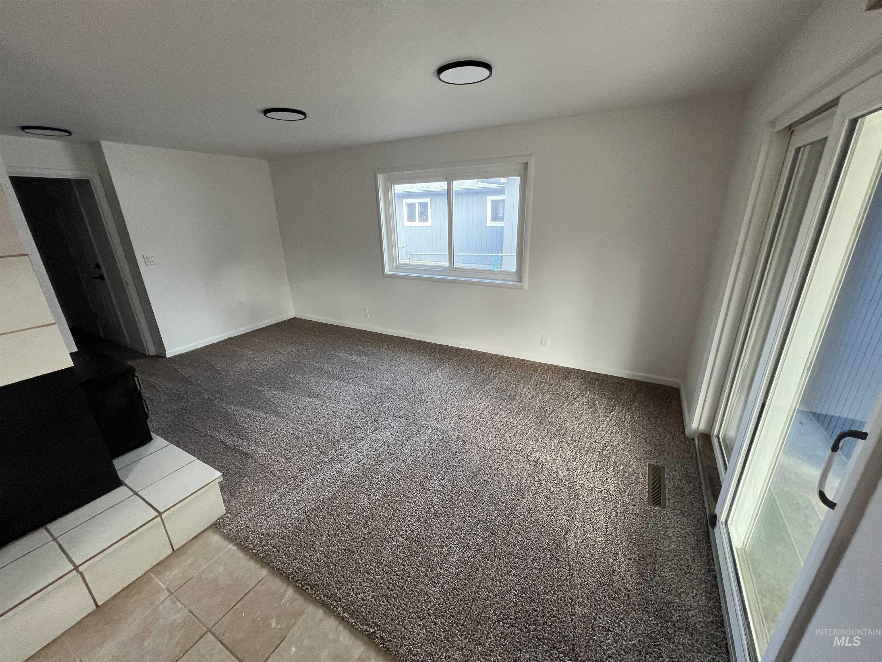 2311 Colorado Ave. Property Photo 11