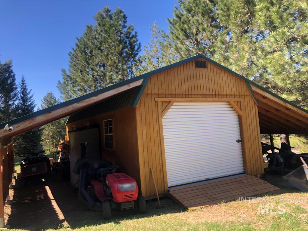 9606 Packer John Rd Property Photo 6