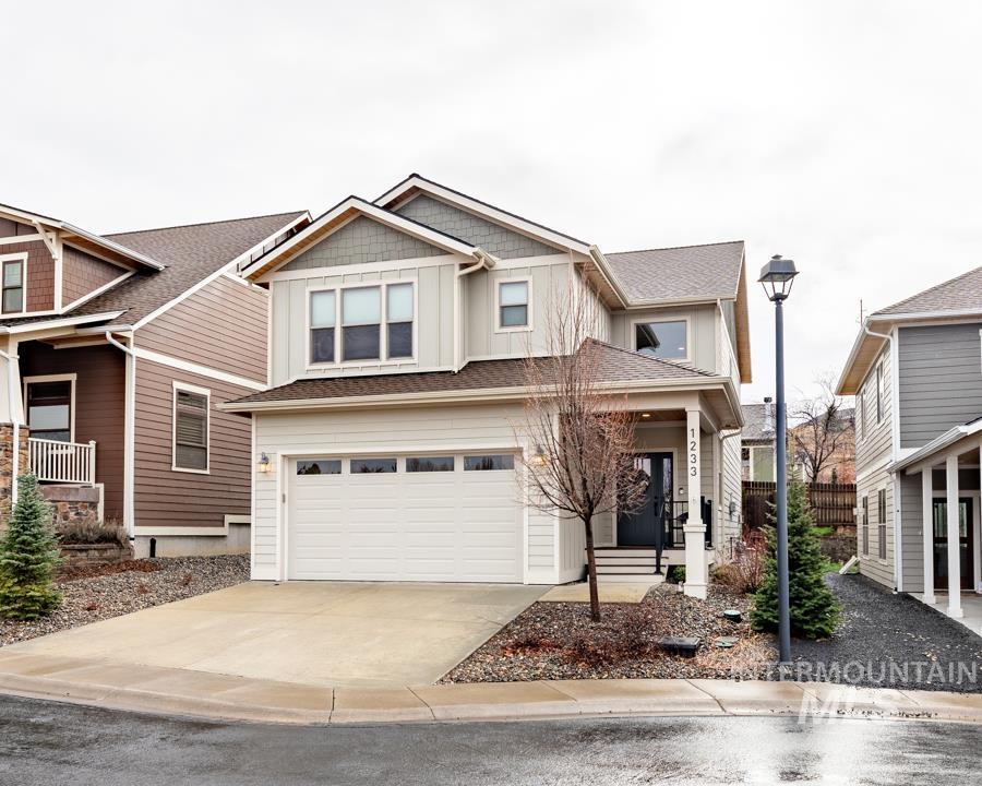 1233 Wiltshire Dr Property Photo