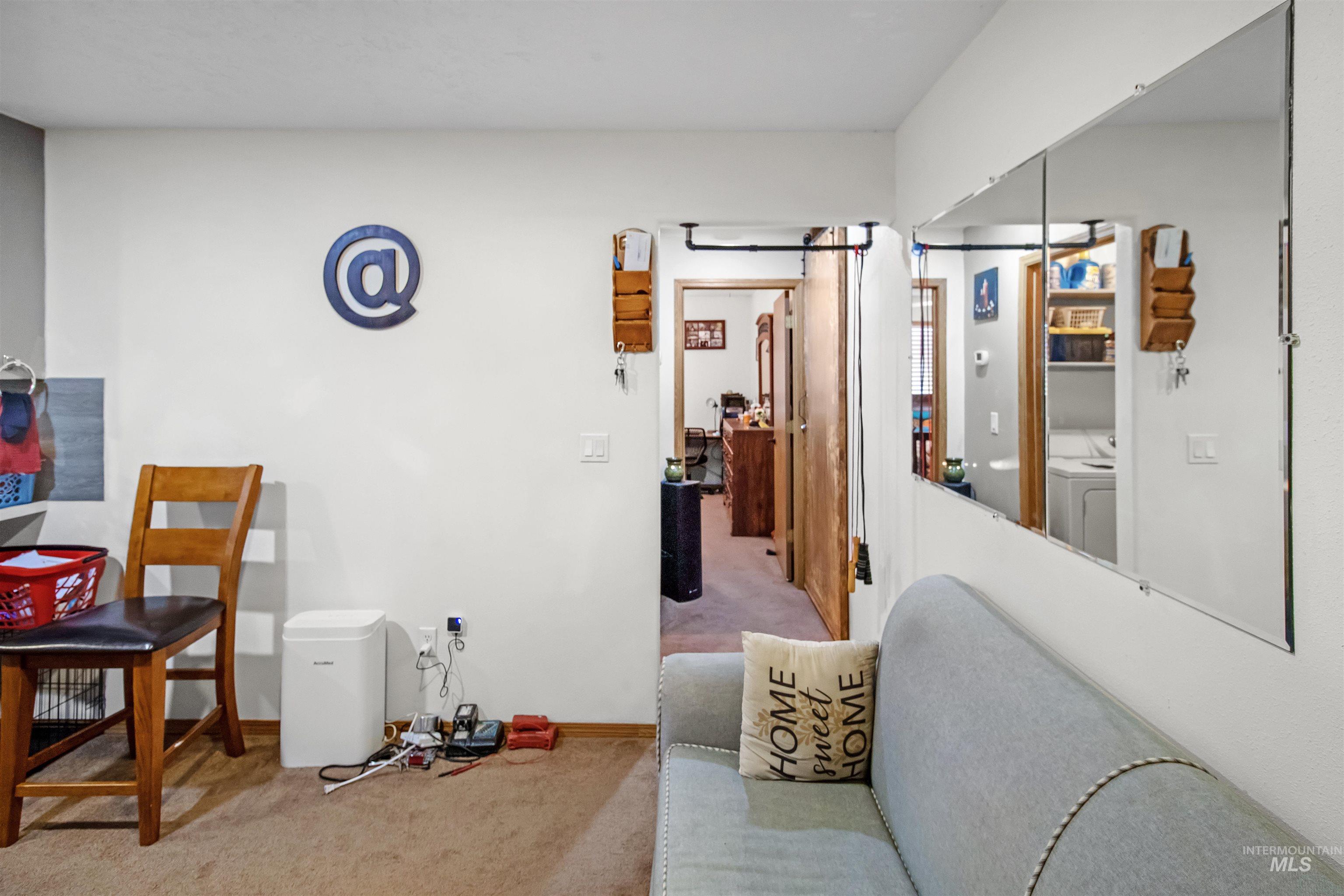 1071 Valley Ct Property Photo 5