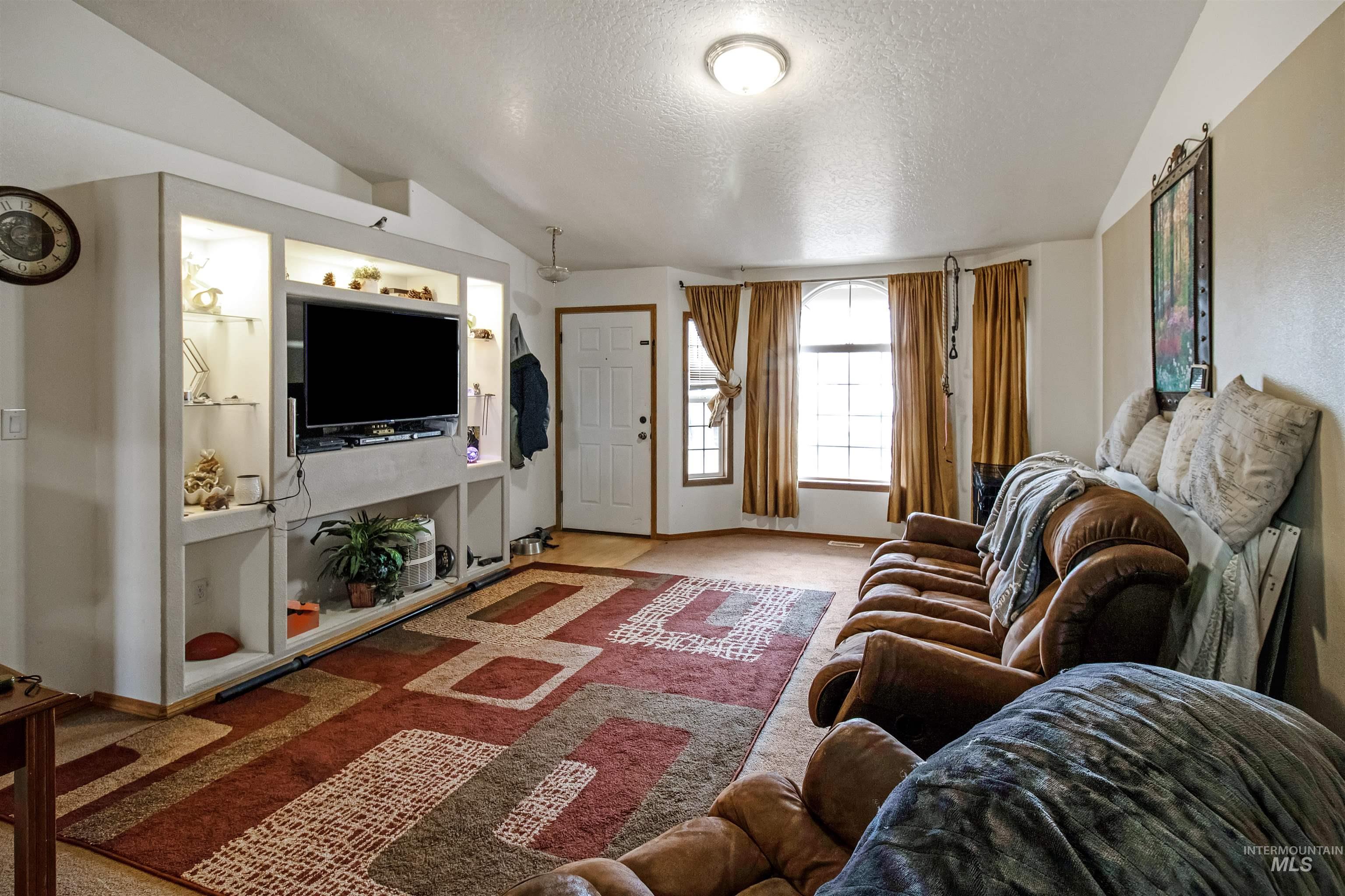 1071 Valley Ct Property Photo 15