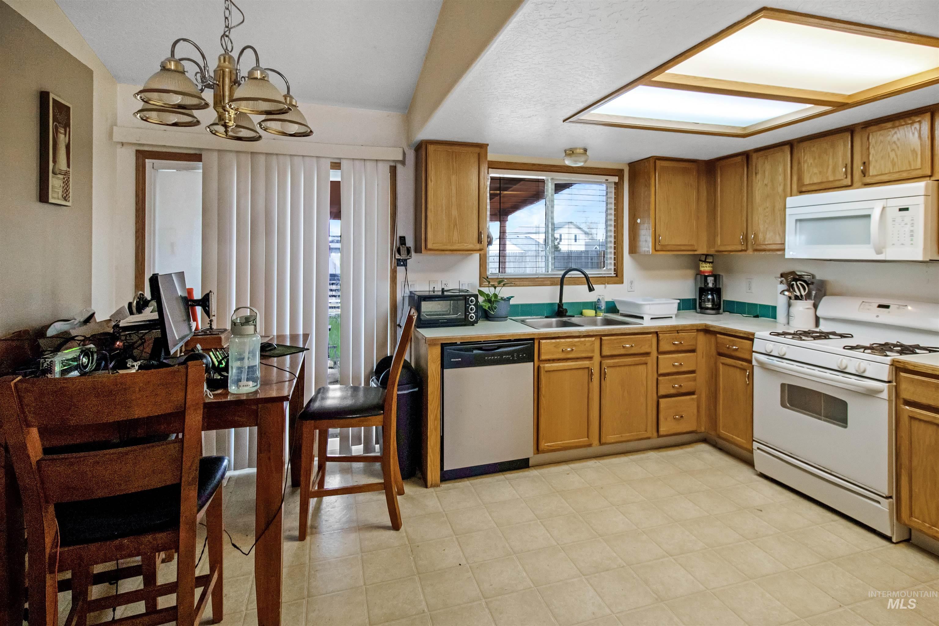 1071 Valley Ct Property Photo 16