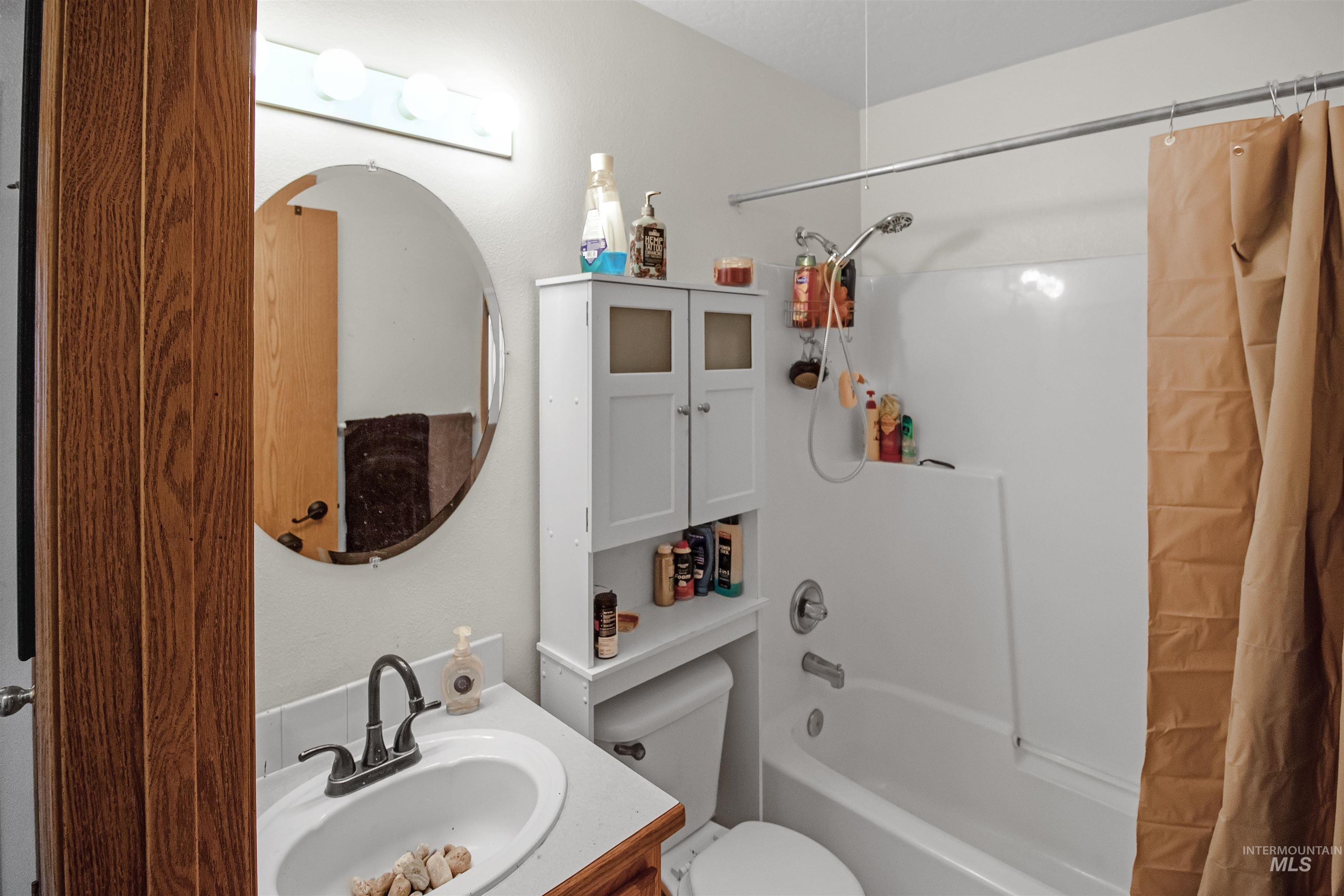 1071 Valley Ct Property Photo 22