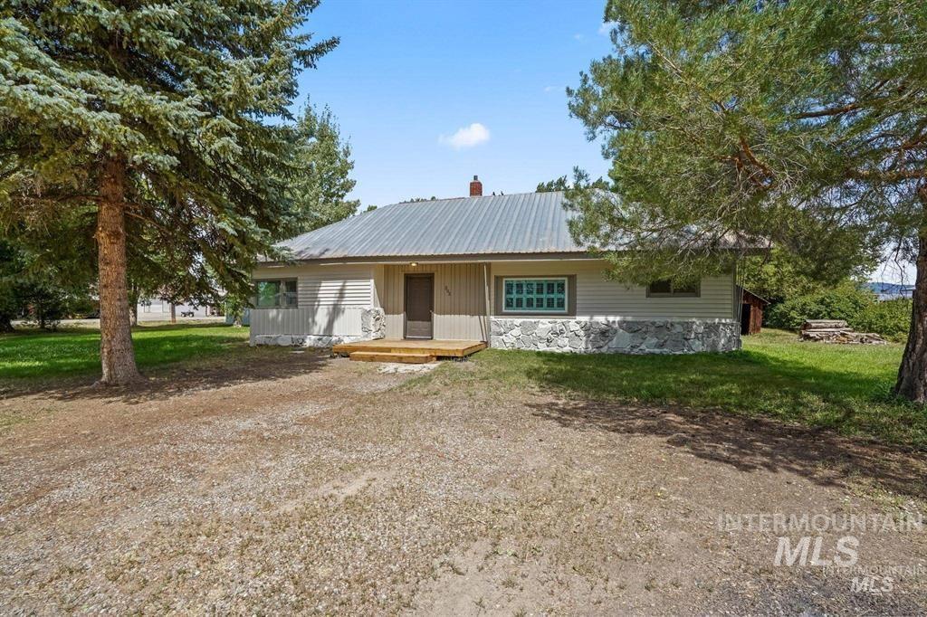 305 E Camas Ave Property Photo
