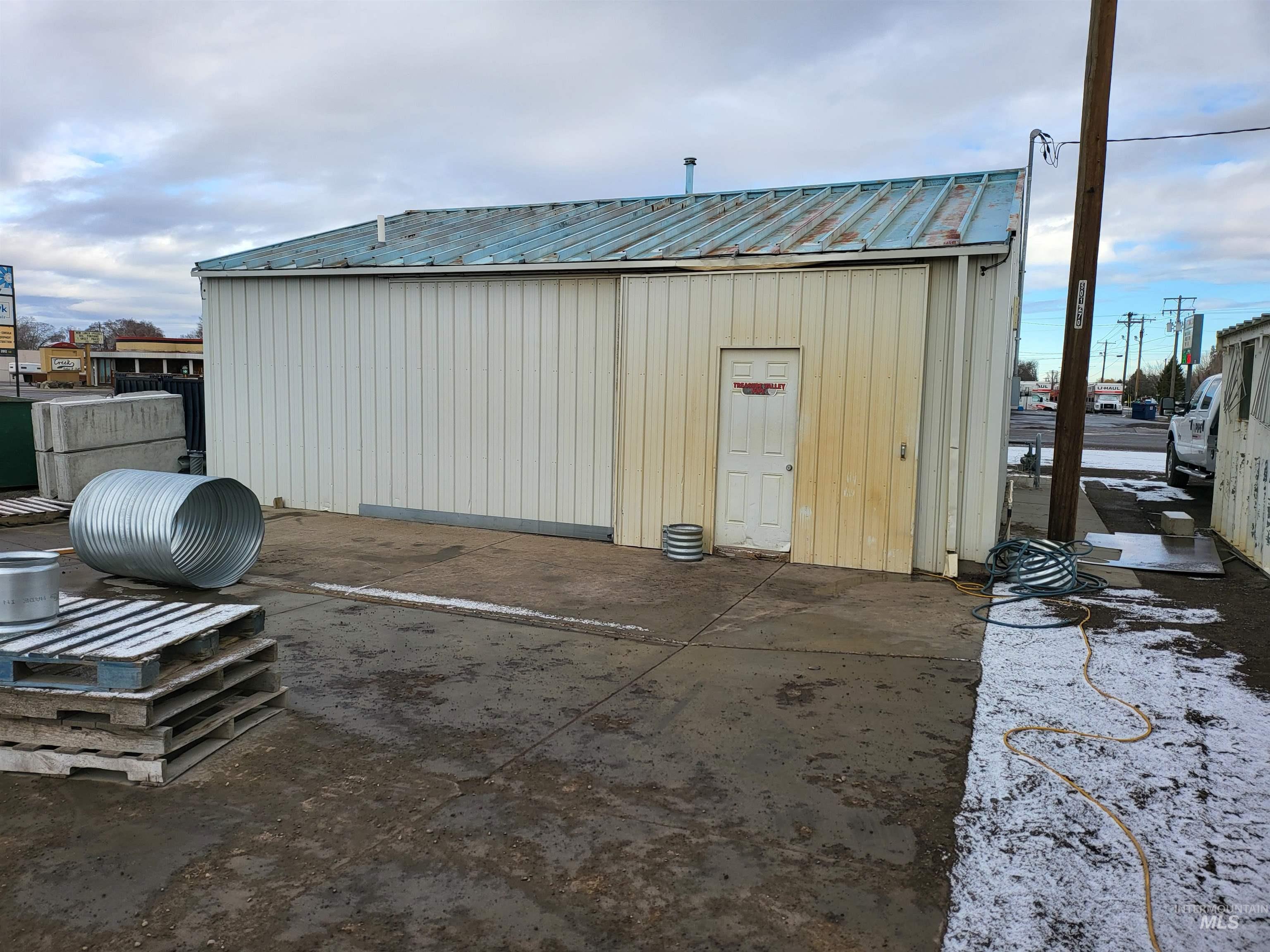 1790 Kimberly Road Property Photo 3