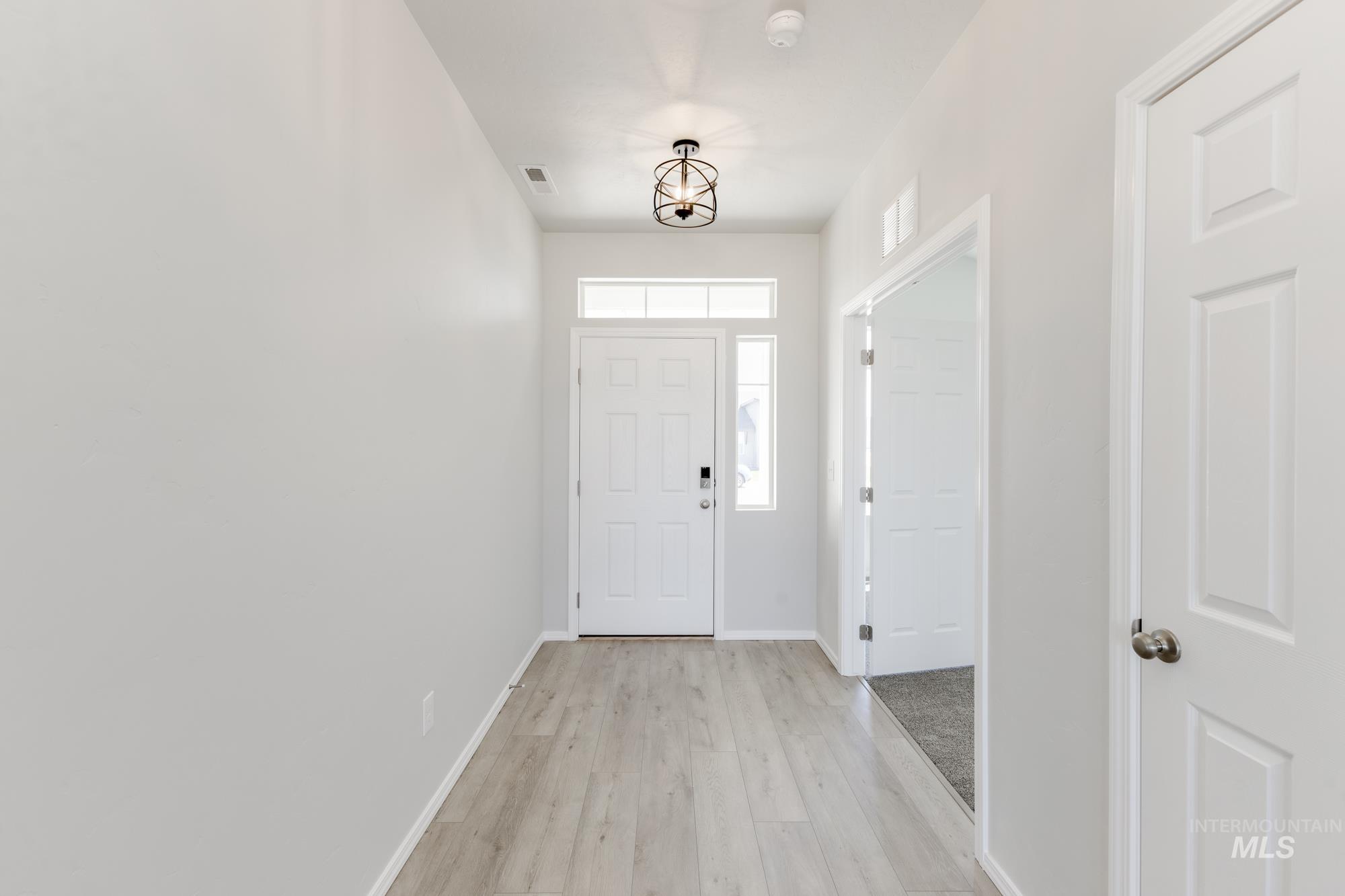 303 Gold Nugget Ave Property Photo 2