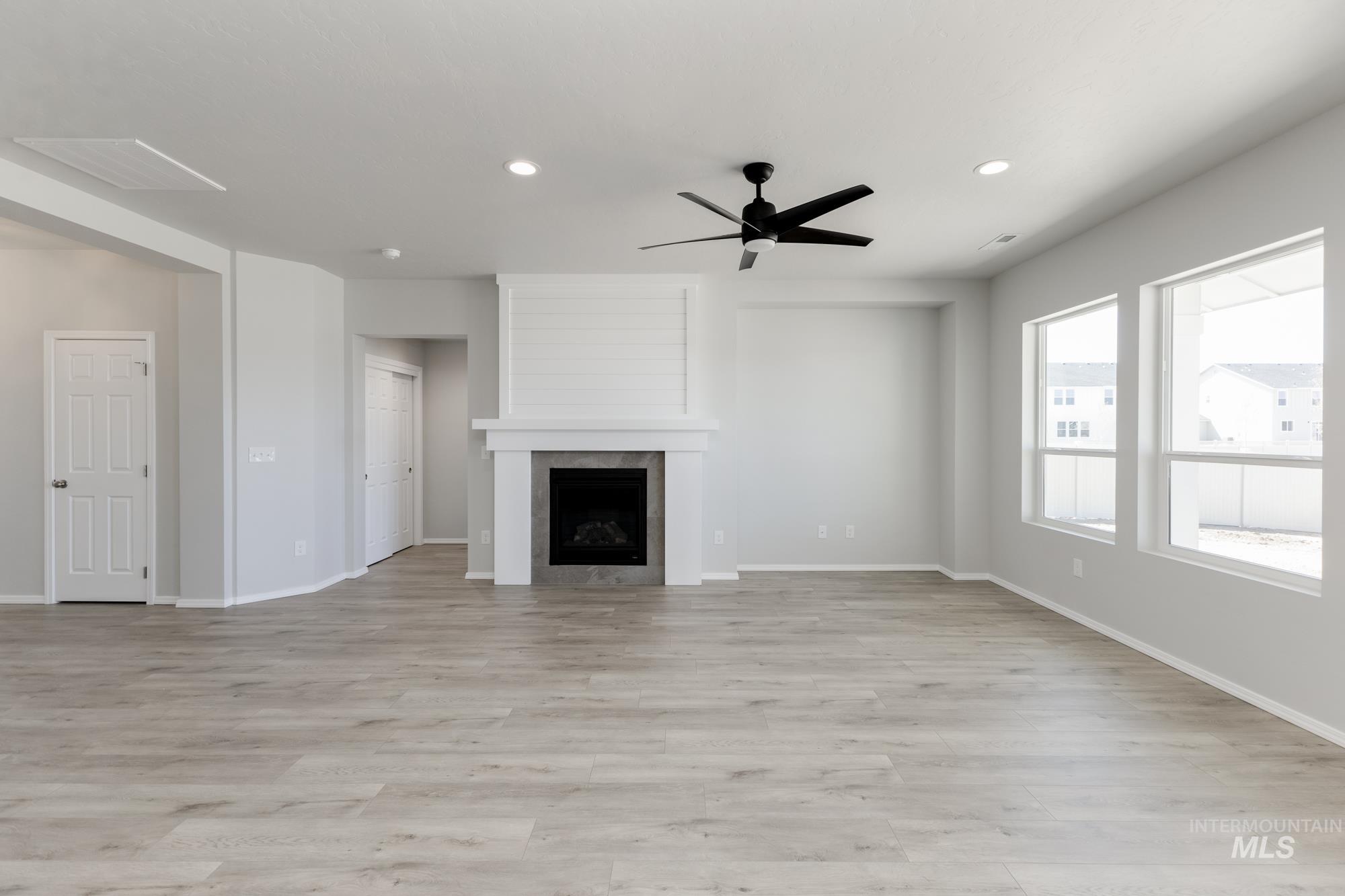 303 Gold Nugget Ave Property Photo 10