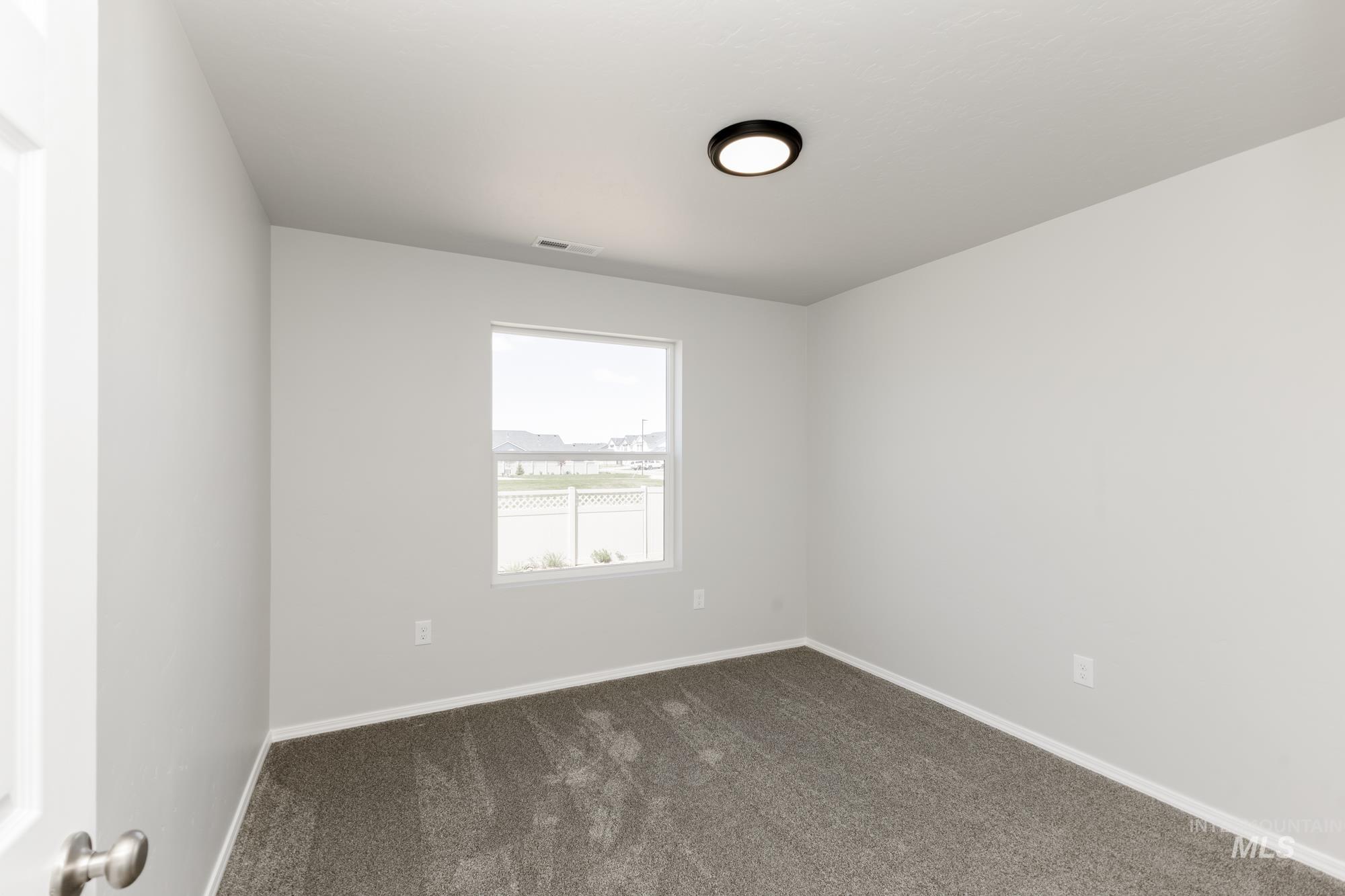 303 Gold Nugget Ave Property Photo 12