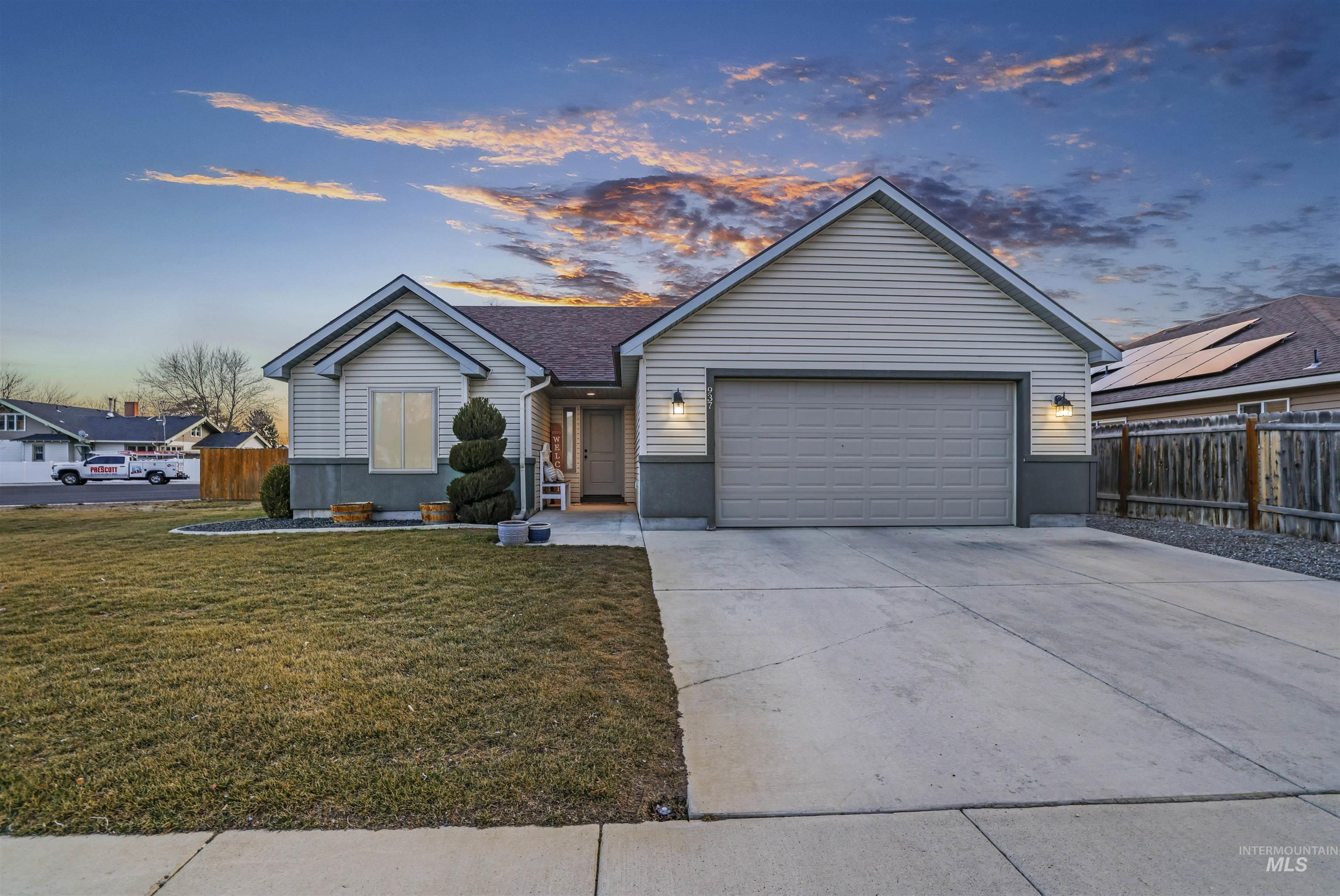 Castlewood Real Estate Listings Main Image
