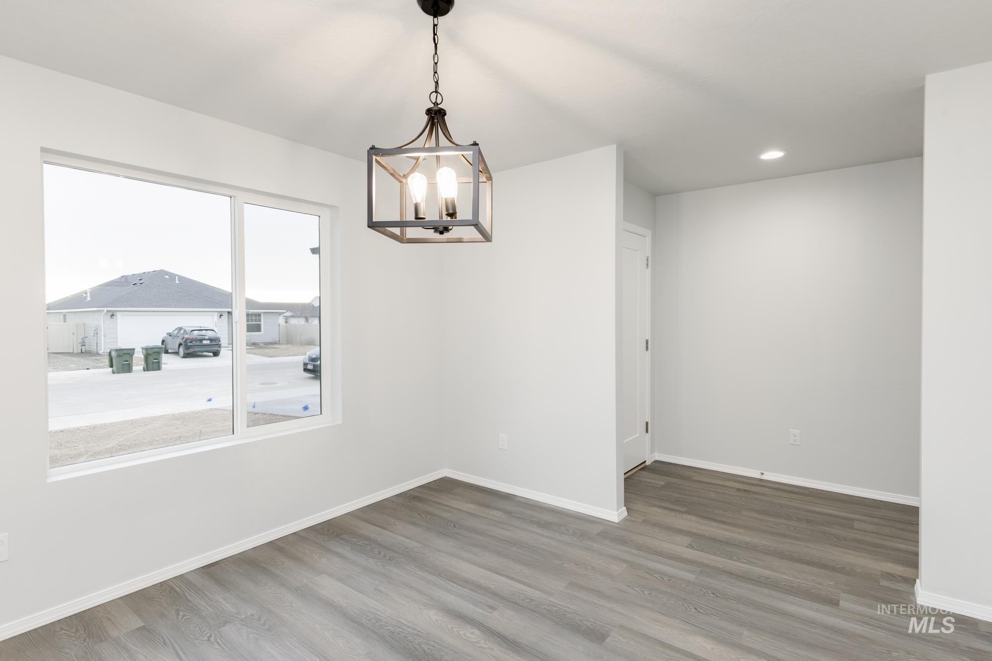 197 N Coltsfoot Ave Property Photo 10