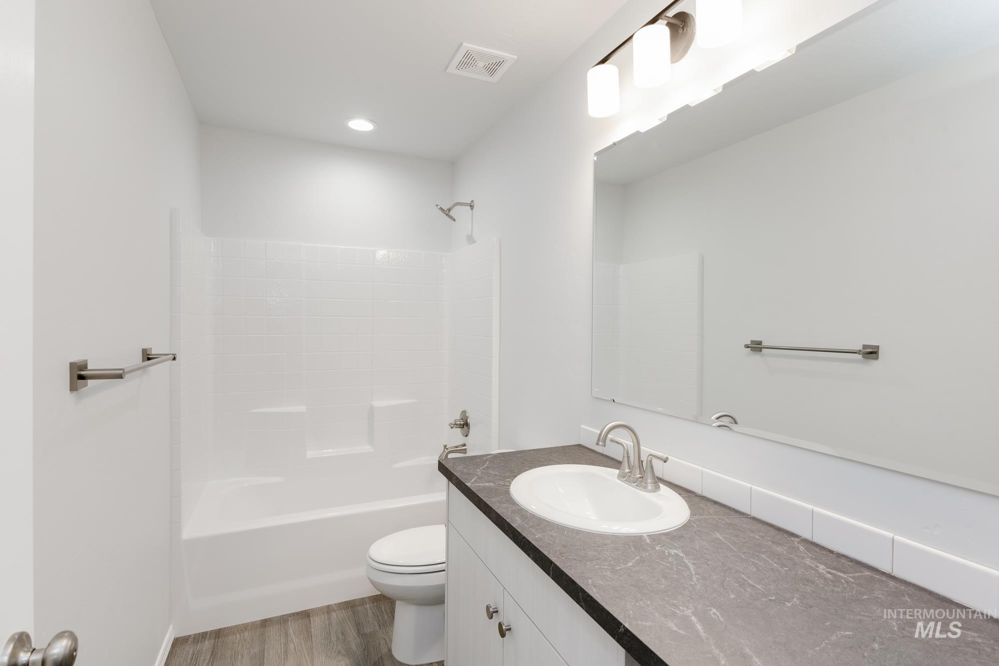 197 N Coltsfoot Ave Property Photo 14