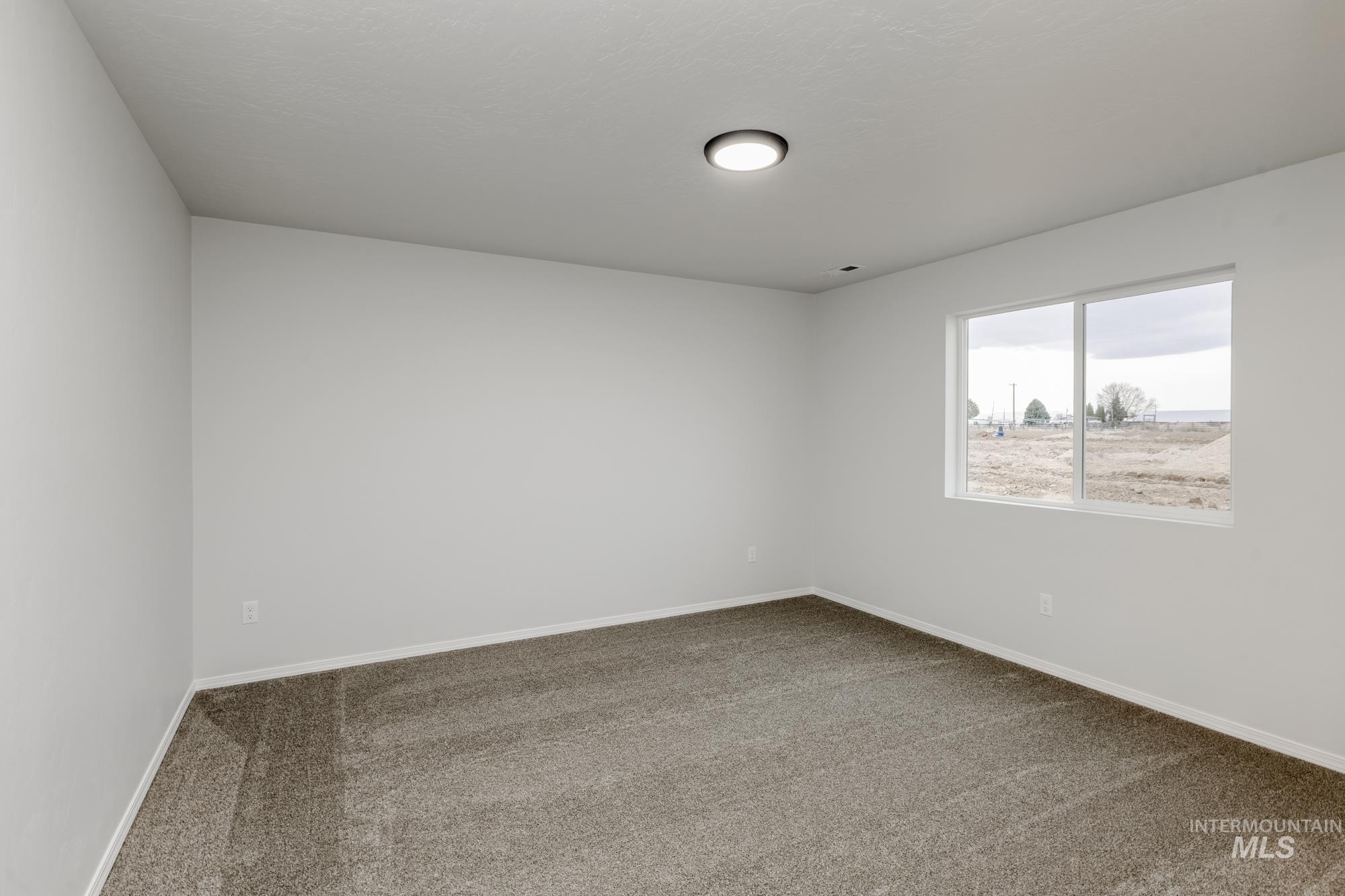 197 N Coltsfoot Ave Property Photo 16