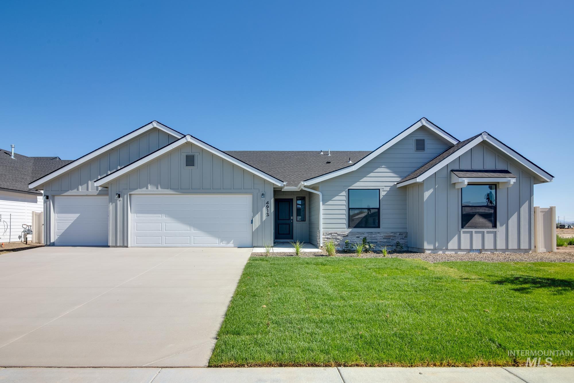 1224 W Pendulum Cove Dr Property Photo